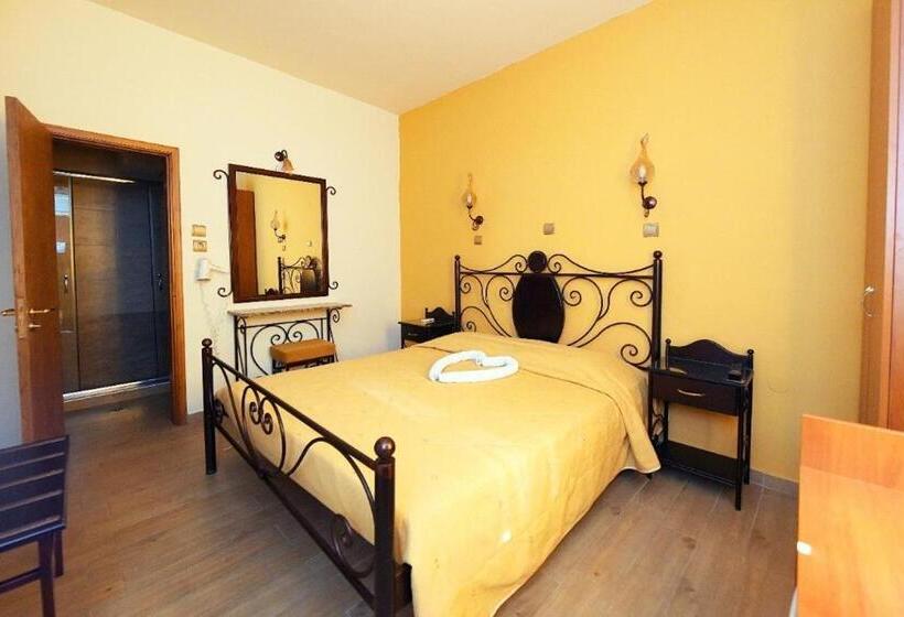 Номер Стандарт, Paris Hotel