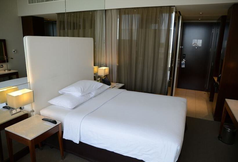 스탠다드 룸 더블 침대, Centro Yas Island By Rotana
