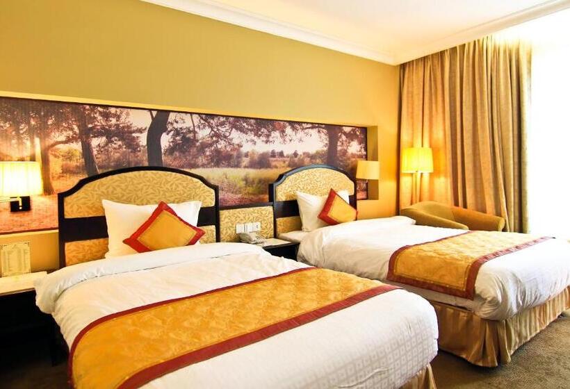 اتاق سوپریور با چشم‌انداز شهر, La Sapinette Hotel Dalat