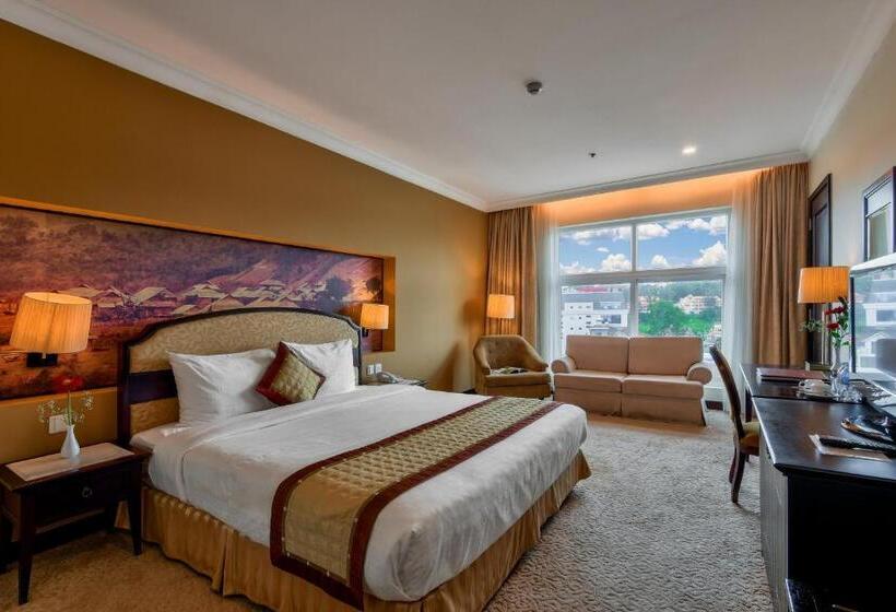 سوییت جونیور با چشم‌انداز شهر, La Sapinette Hotel Dalat