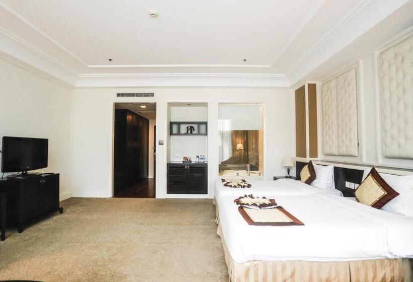 سوییت جونیور با چشم‌انداز شهر, La Sapinette Hotel Dalat