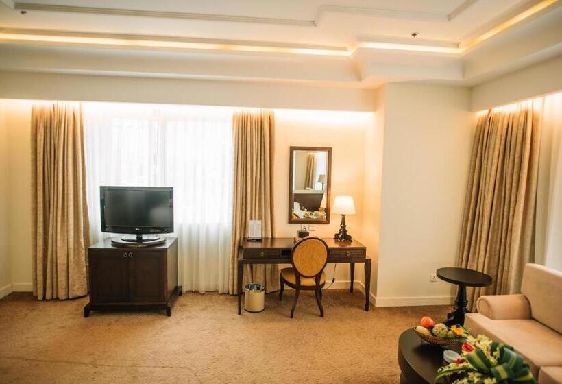 سوییت جونیور با چشم‌انداز شهر, La Sapinette Hotel Dalat