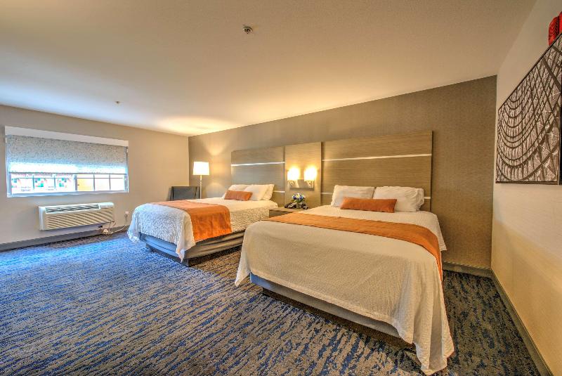 带特大床的标准间, Best Western Plus Media Center Inn & Suites
