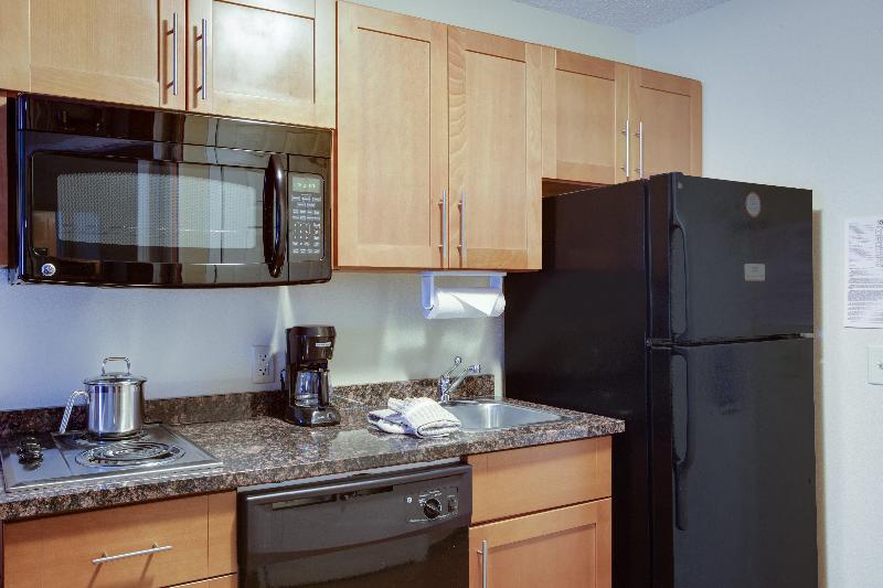 스위트 킹사이즈 침대, Candlewood Suites Richmond Airport, An Ihg