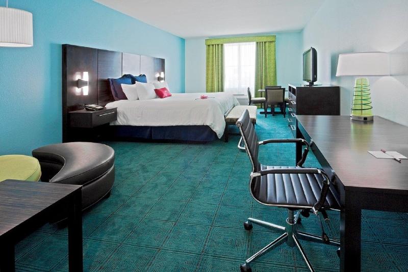 キングサイズベッドのスタンダードルーム, Crowne Plaza Hotel & Resorts Fort Lauderdale Airport/ Cruise, An Ihg