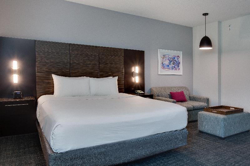 חדר סטנדרט עם מיטת קינג, Crowne Plaza Hotel & Resorts Fort Lauderdale Airport/ Cruise, An Ihg