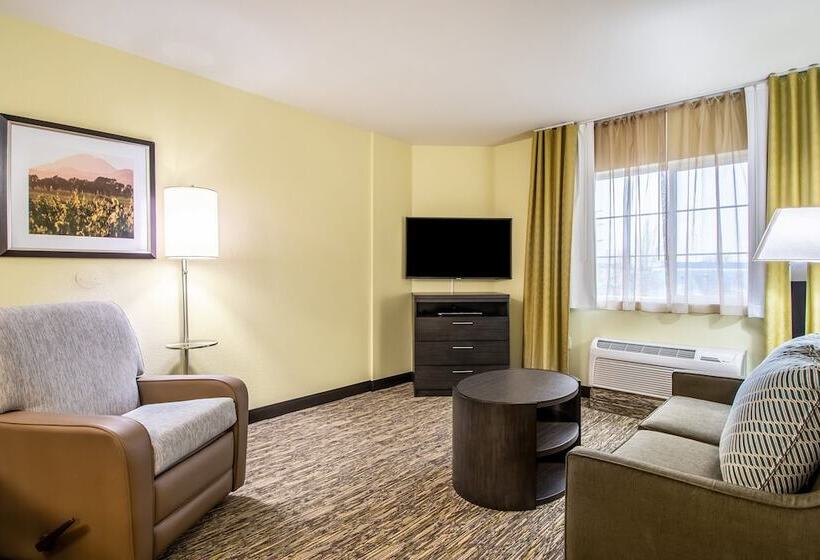 스위트, Candlewood Suites Portland Airport, An Ihg
