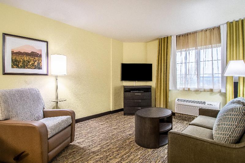 스위트 킹사이즈 침대, Candlewood Suites Portland Airport, An Ihg