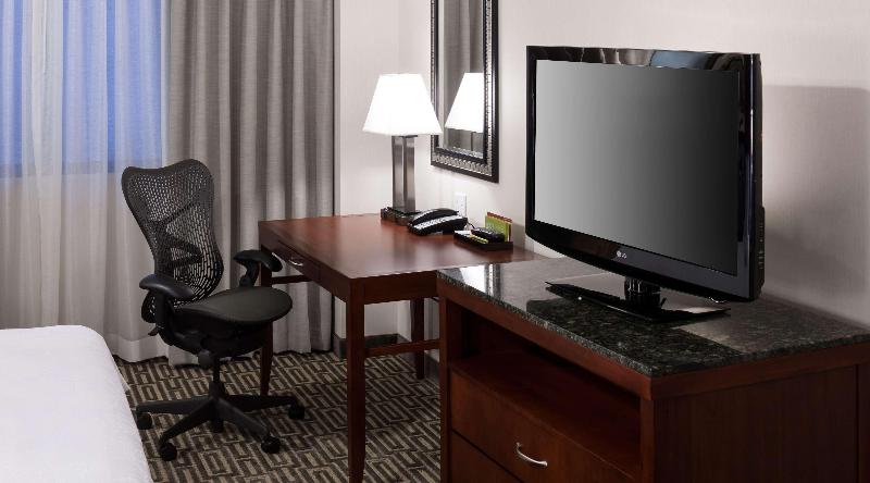 חדר סטנדרט עם מיטת קינג, Hilton Garden Inn Denver Downtown