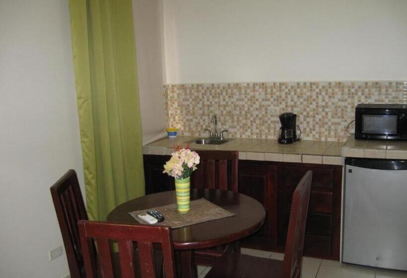 استودیو خانوادگی, Las Brisas Resort And Villas