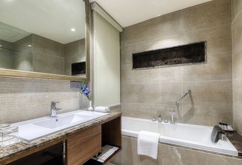 سوییت اجرایی, Ramada Gurgaon Central