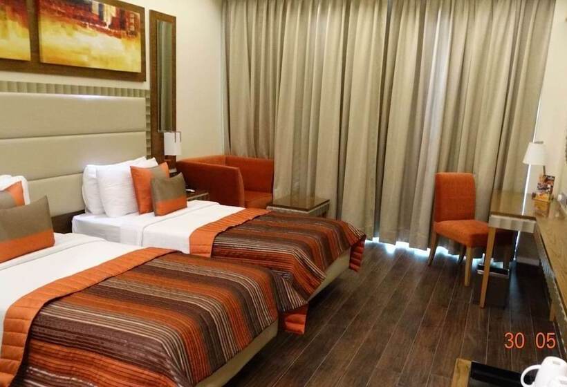 اتاق کلاب, Ramada Gurgaon Central