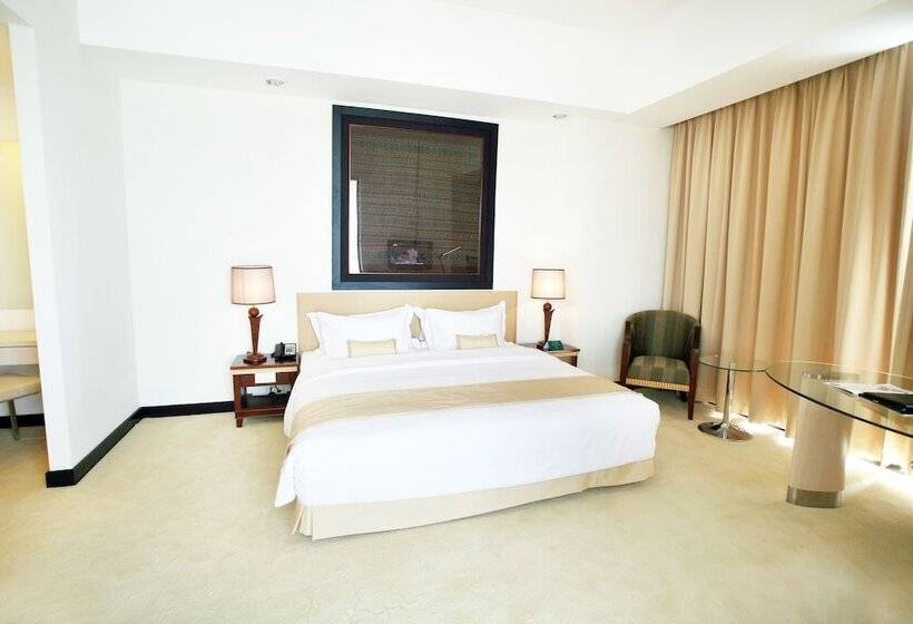 سوییت, Sintesa Peninsula Hotel Manado