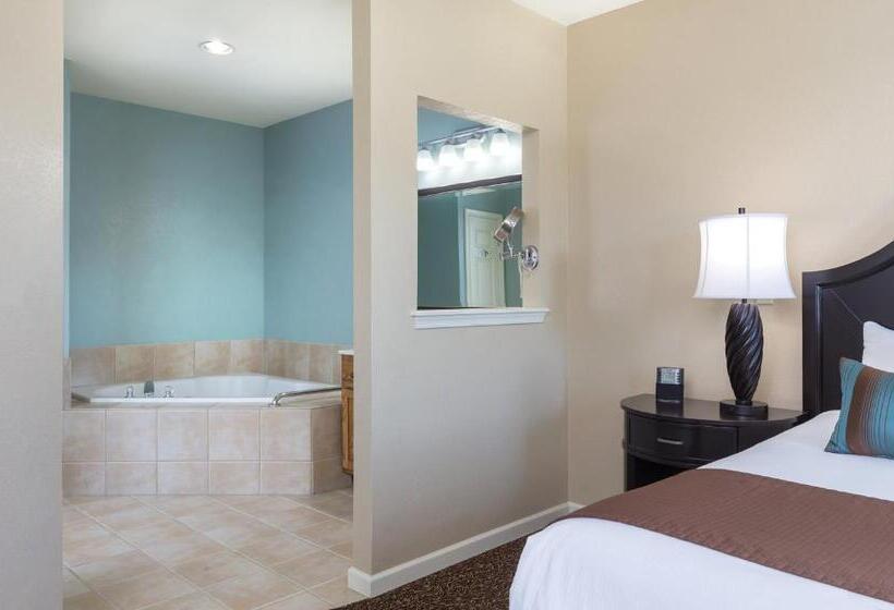 Апартаменты 3 Спальни, Club Wyndham Governors Green