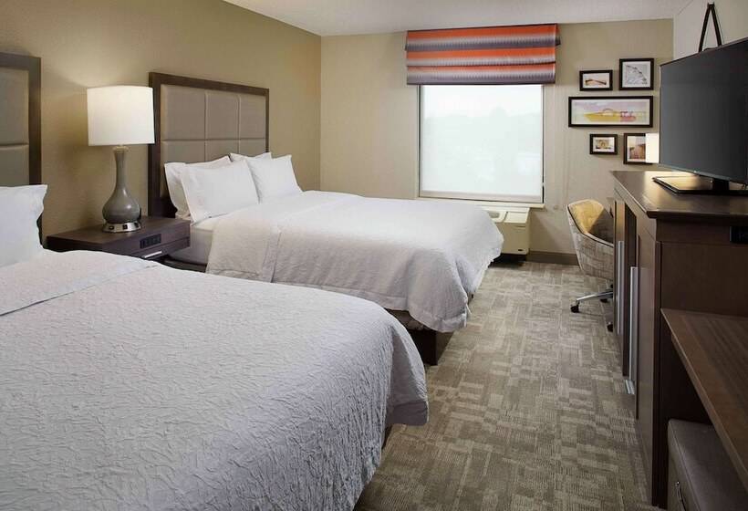 스위트, Hampton Inn Garden City Long Island