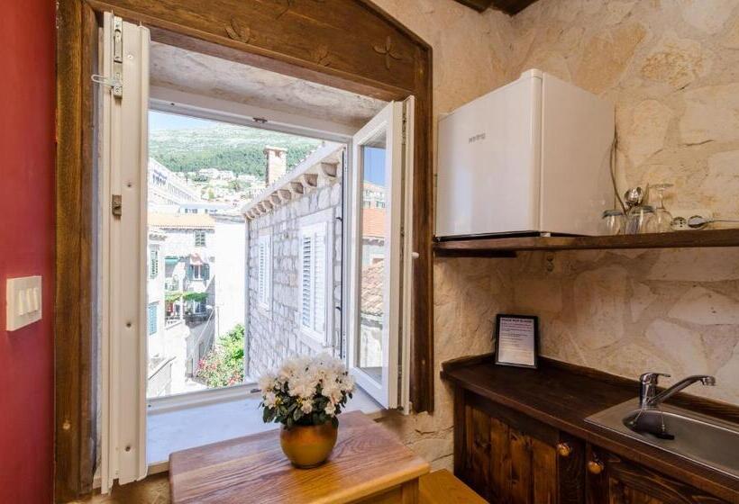 اتاق عادی, Eddie's Sea View Rooms Old Town