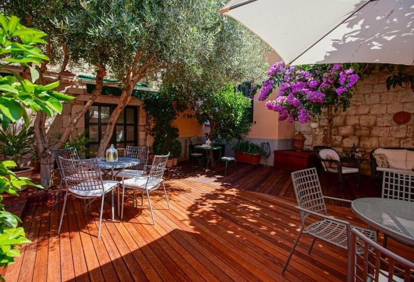 标准房带园景, Boutique Guest Accommodation Zephyrus
