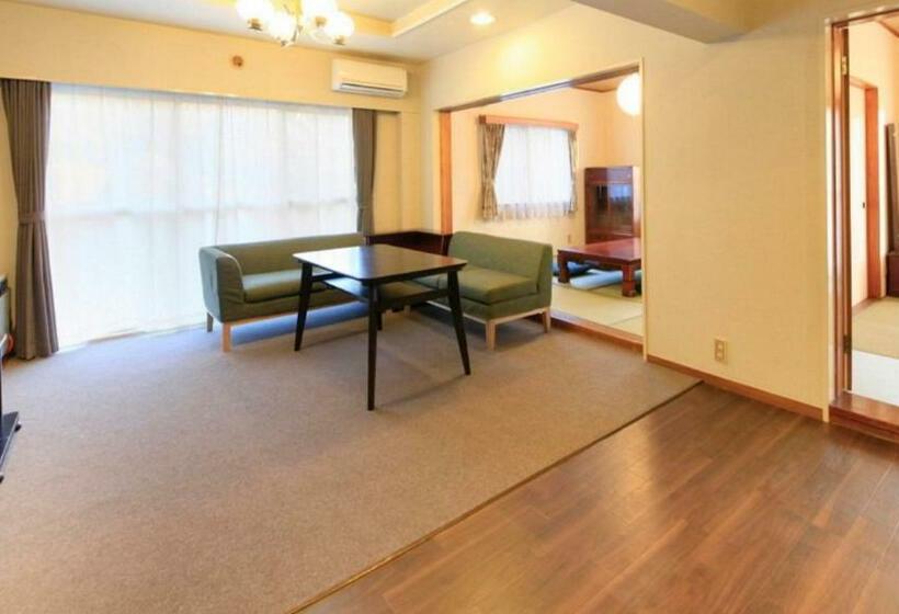 Семейный Номер, Izu Ippeki Lake Lakeside Terrace