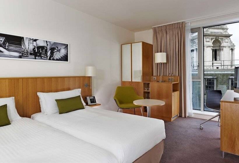 Номер Deluxe, Doubletree By Hilton Hotel London  Tower Of London