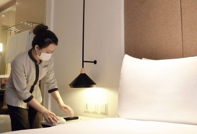 اتاق کلاب, Sheraton Hanoi West