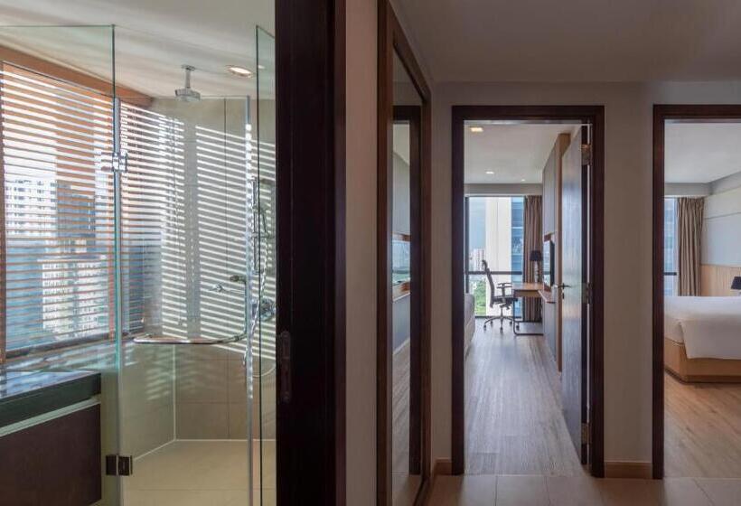 سوئیت کلاب, Sheraton Hanoi West