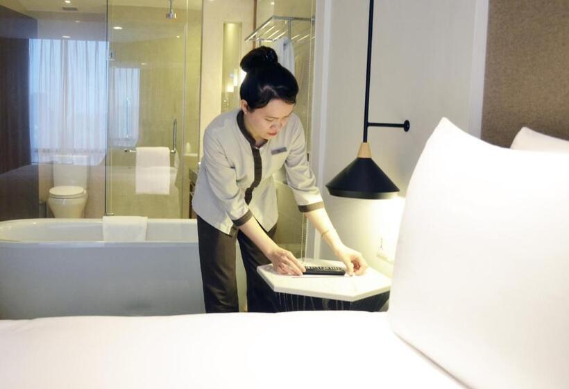 اتاق لوکس با تخت بزرگ, Sheraton Hanoi West