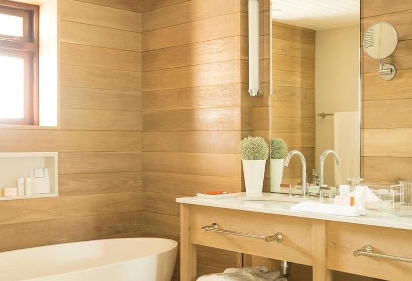 سوئیت جونیور با چشم‌انداز, Lux Belle Mare Resort & Villas