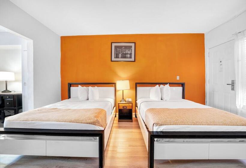 Номер Стандарт 2 Двуспальные Кровати, Travelodge By Wyndham Miami Biscayne Bay