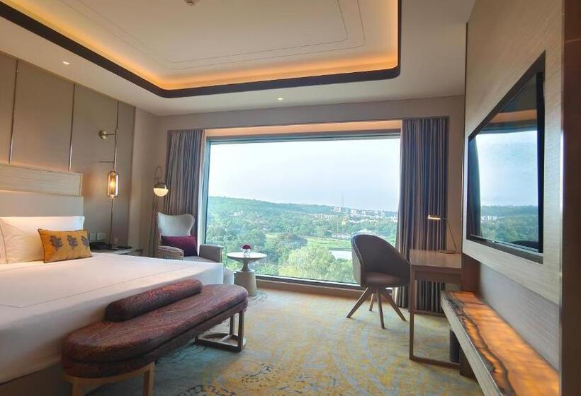 Номер Deluxe Кровать Кинг, Taj Lakefront Bhopal