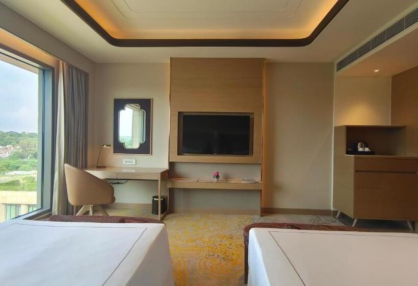 Номер Deluxe, Taj Lakefront Bhopal
