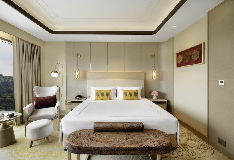 Номер Deluxe Вид на Озеро, Taj Lakefront Bhopal
