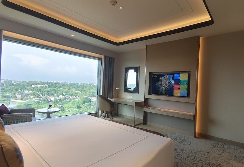 Номер Deluxe, Taj Lakefront Bhopal