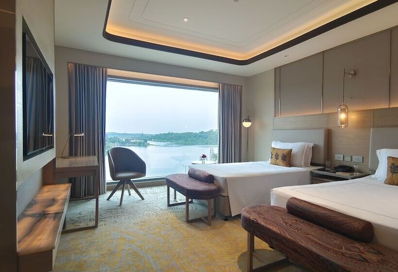 Номер Deluxe Вид на Озеро, Taj Lakefront Bhopal