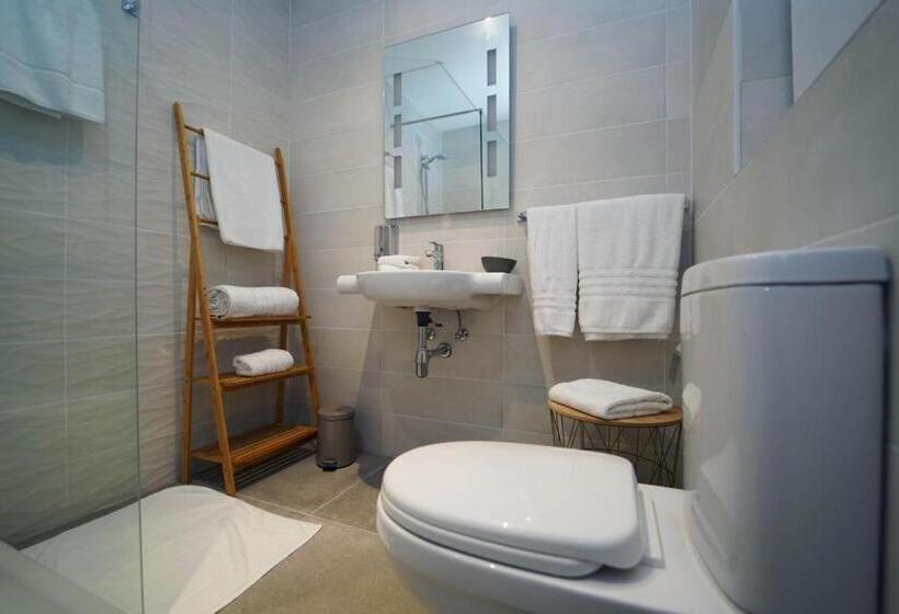 اتاق استاندارد, Guest House Capital Inn