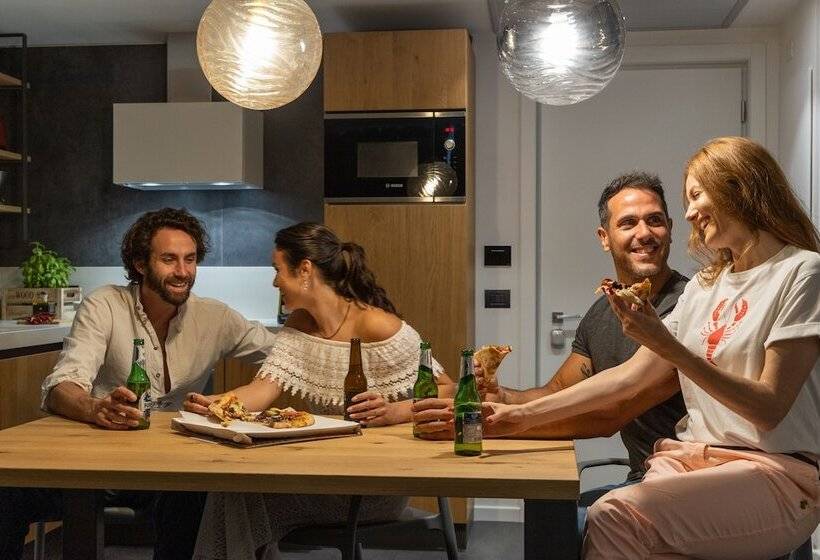 شقة غرفة نوم واحدة مزودة بشُرفة, Aris Apartments & Sky Pool   Tonelli Hotels   Adult Friendly