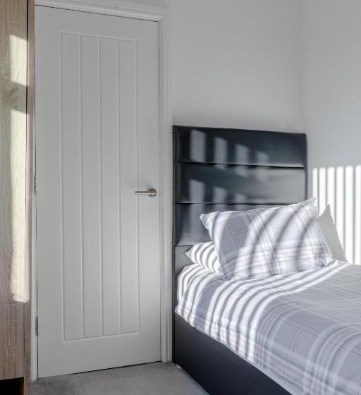 Номер Стандарт Трехместный, Room In Guest Room   Family Room With Private Bathroom