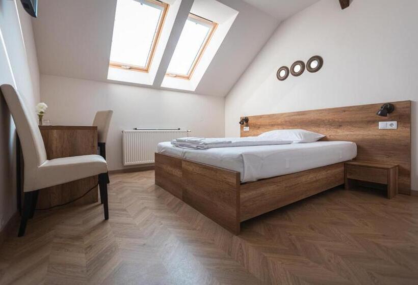 Номер Стандарт, Magtár Villa