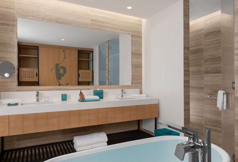 带大床的套房, Hilton Tulum Riviera Maya Allinclusive Resort