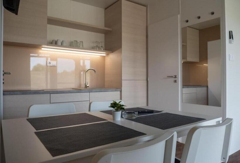 Апартаменты 2 Спальни, Tisza Tó Apartmanpark