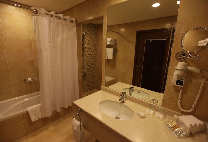 Люкс 2 Спальни, Hilton Garden Inn Riyadh Olaya