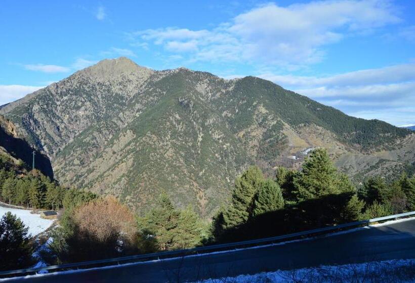 سوییت با چشم‌انداز کوه, Parador De Canolich   Only Adults
