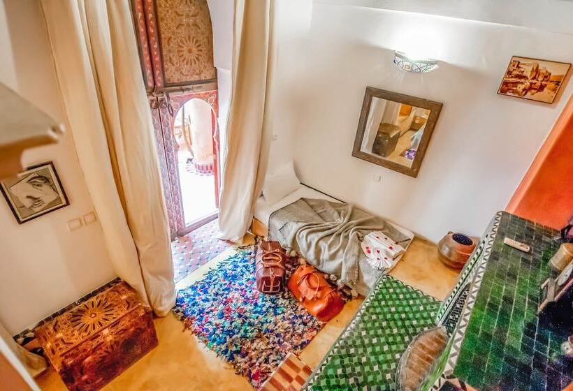 سوییت, Riad Chorfa