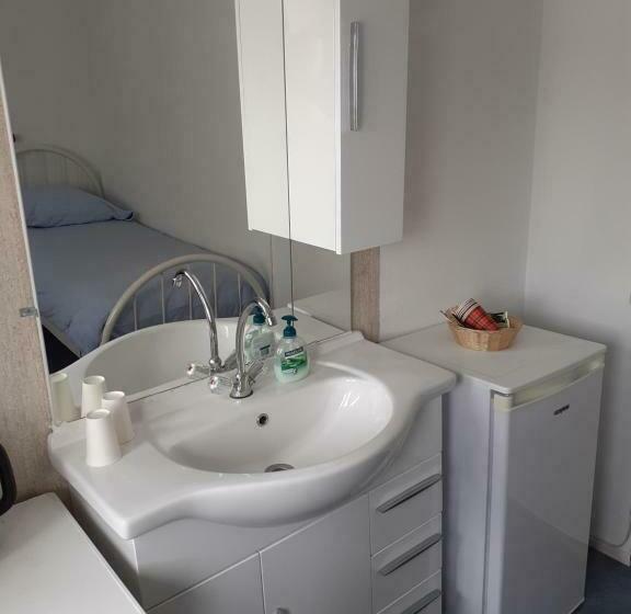 经济房, Hostel Pension Tivoli