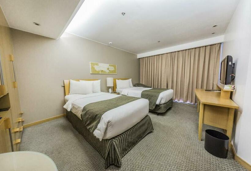 Quarto Deluxe, Grand Bittar