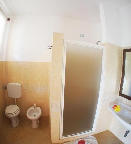 Трехместный Номер Стандарт Вид на Сад, Uroa Bay Beach Resort