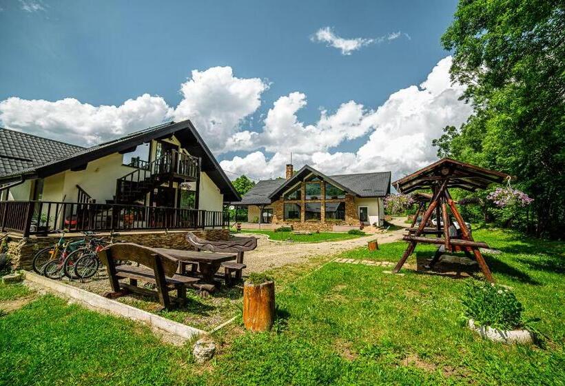 Студия Superior, Pensiunea Arc Bucovina