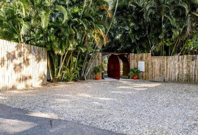 Номер Стандарт Вид на Сад, Kibayo Lagoon Villa