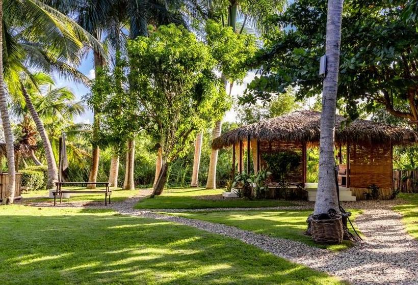 Трехместный Номер Стандарт Вид на Сад, Kibayo Lagoon Villa