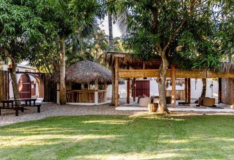Трехместный Номер Стандарт Вид на Сад, Kibayo Lagoon Villa