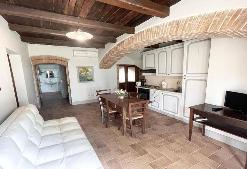 خانه 1 خوابه, Exclusive Pool Open All Year Spoleto Biofarm Slps 8 Village Shops, Bar1 Km 7